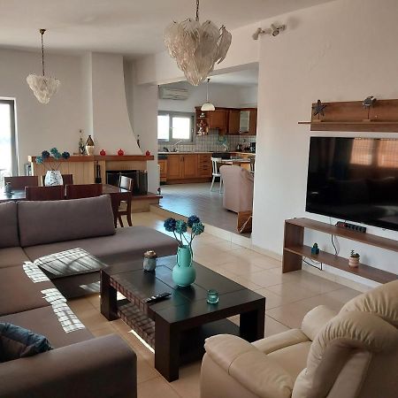 Passatempo Casa - 3 Bedroom Apartment Close To The Swimming Pool Gerani  Екстер'єр фото
