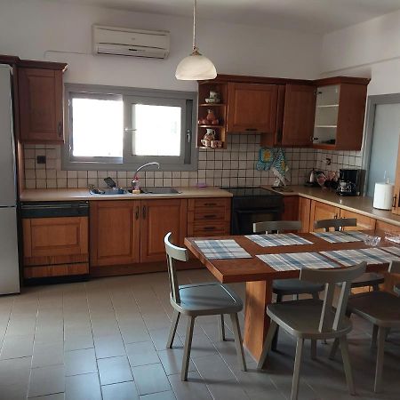 Passatempo Casa - 3 Bedroom Apartment Close To The Swimming Pool Gerani  Екстер'єр фото