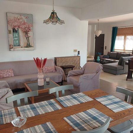 Passatempo Casa - 3 Bedroom Apartment Close To The Swimming Pool Gerani  Екстер'єр фото