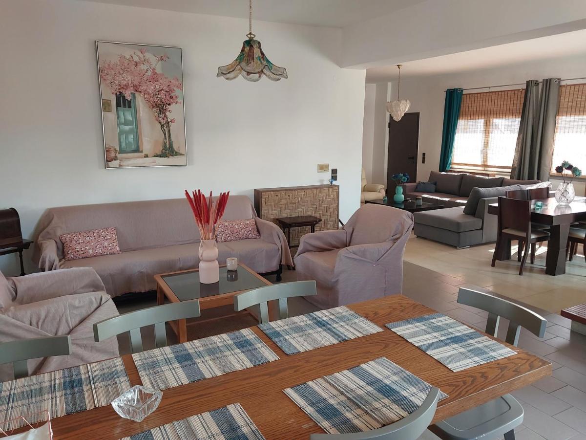 Passatempo Casa - 3 Bedroom Apartment Close To The Swimming Pool Gerani  Екстер'єр фото